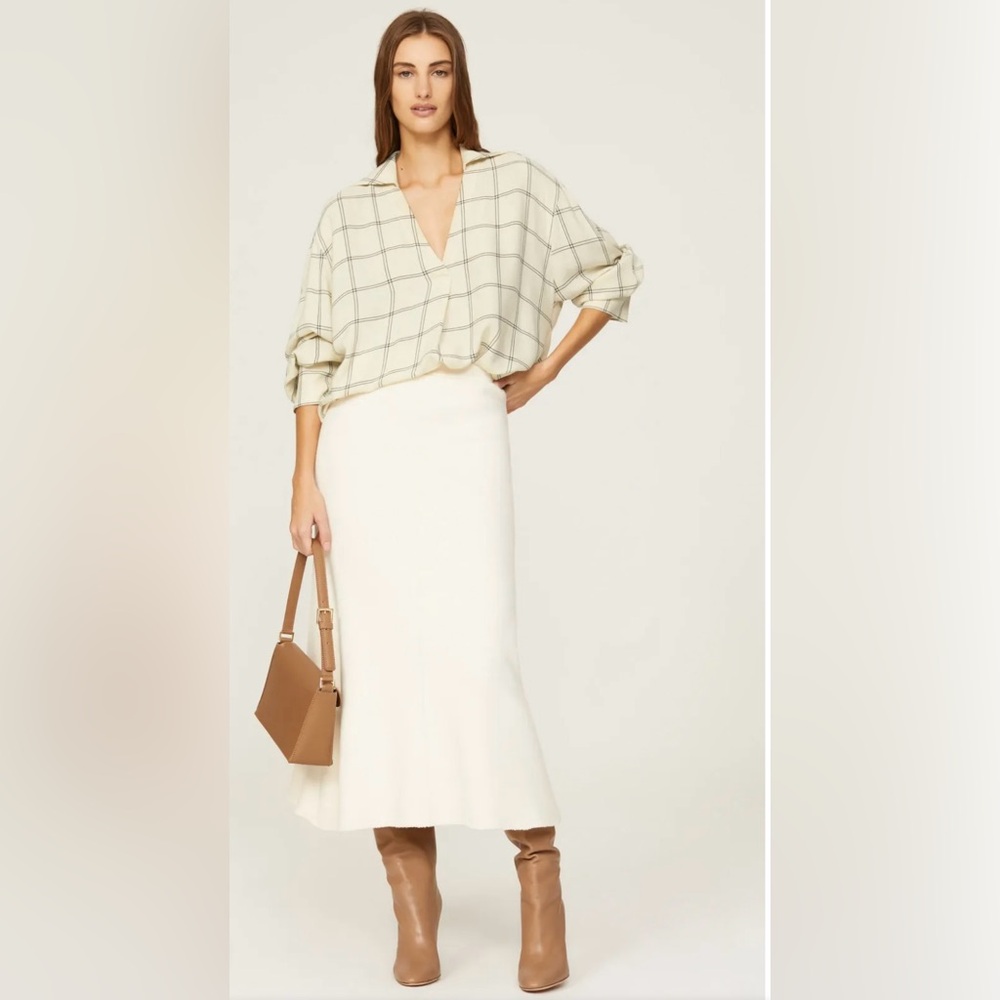 VINCE. Printed Collard V-Neck Long Sleeve Top
